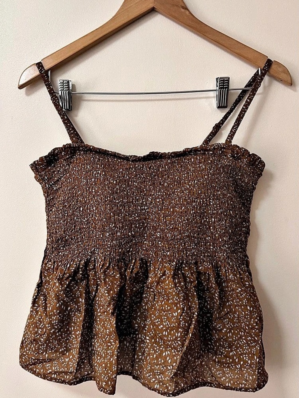 Uniqlo Floral Smocked Camisole in Brown Size L